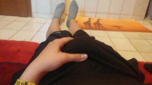 زب قايم تحت البنطلون- موقع شهوتي لصور الزب